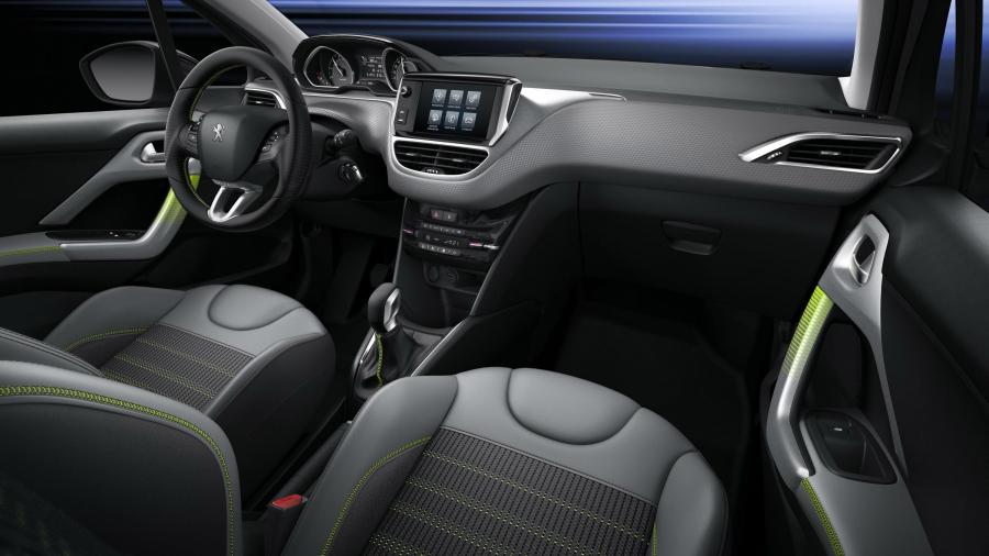 Peugeot 208 Ice Silver 2015 года  (фото 16 из 18)